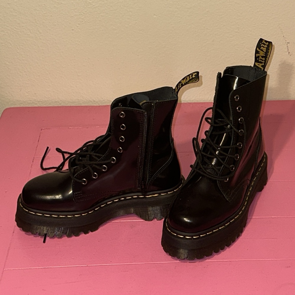 Platform Dr. martins never worn!